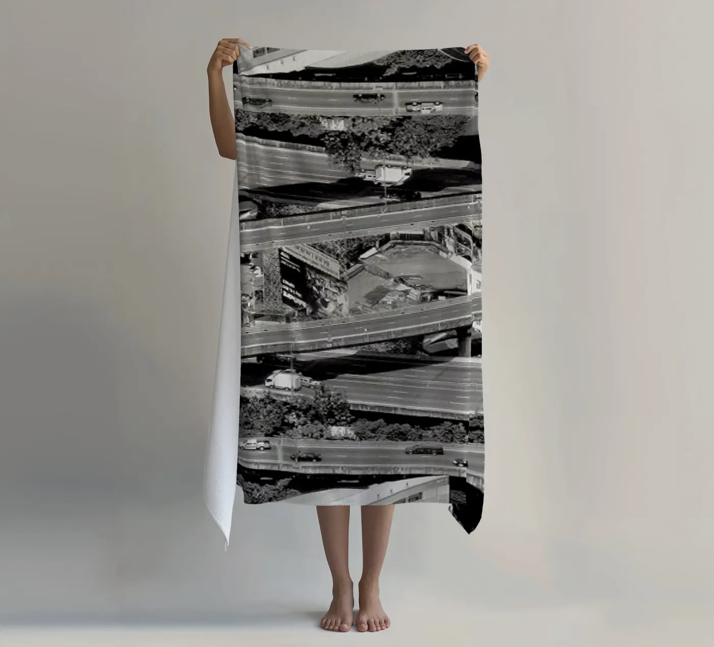 Cofluence Strandtuch von Eugene Soloviev