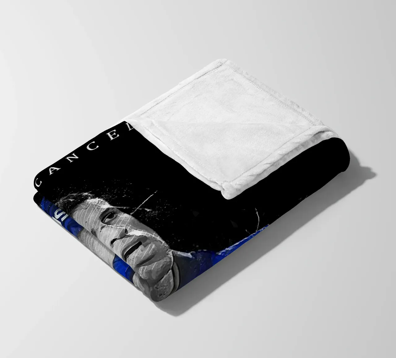 João Cancelo coperta in pile da tenten