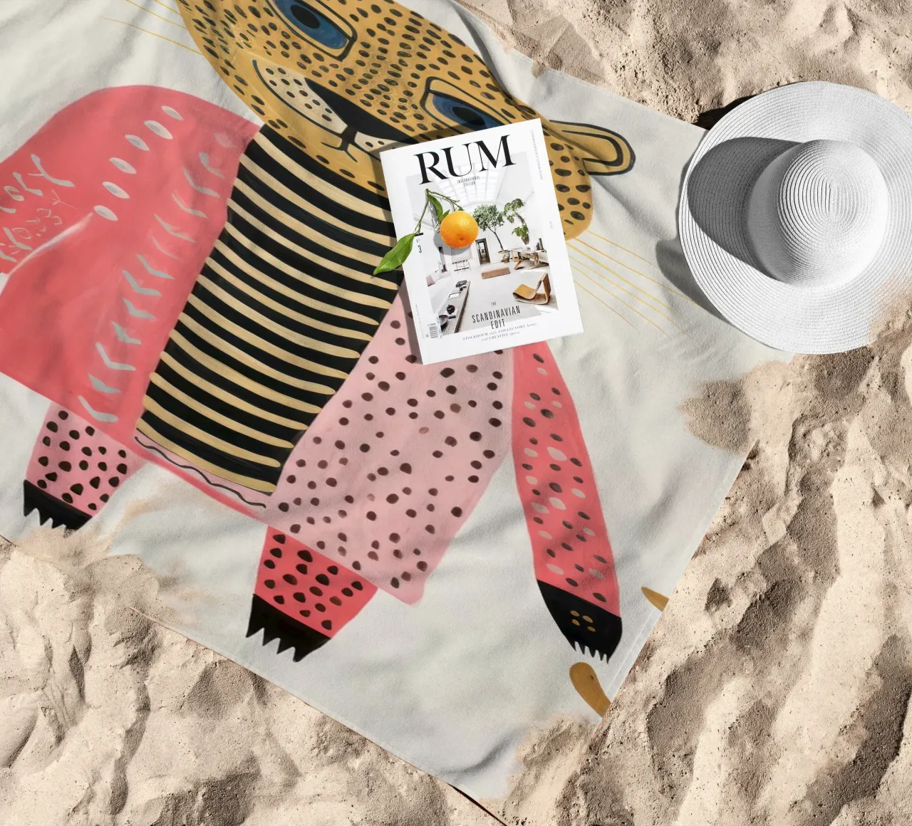 Schattig luipaard strandhanddoek van IamHomeStudio