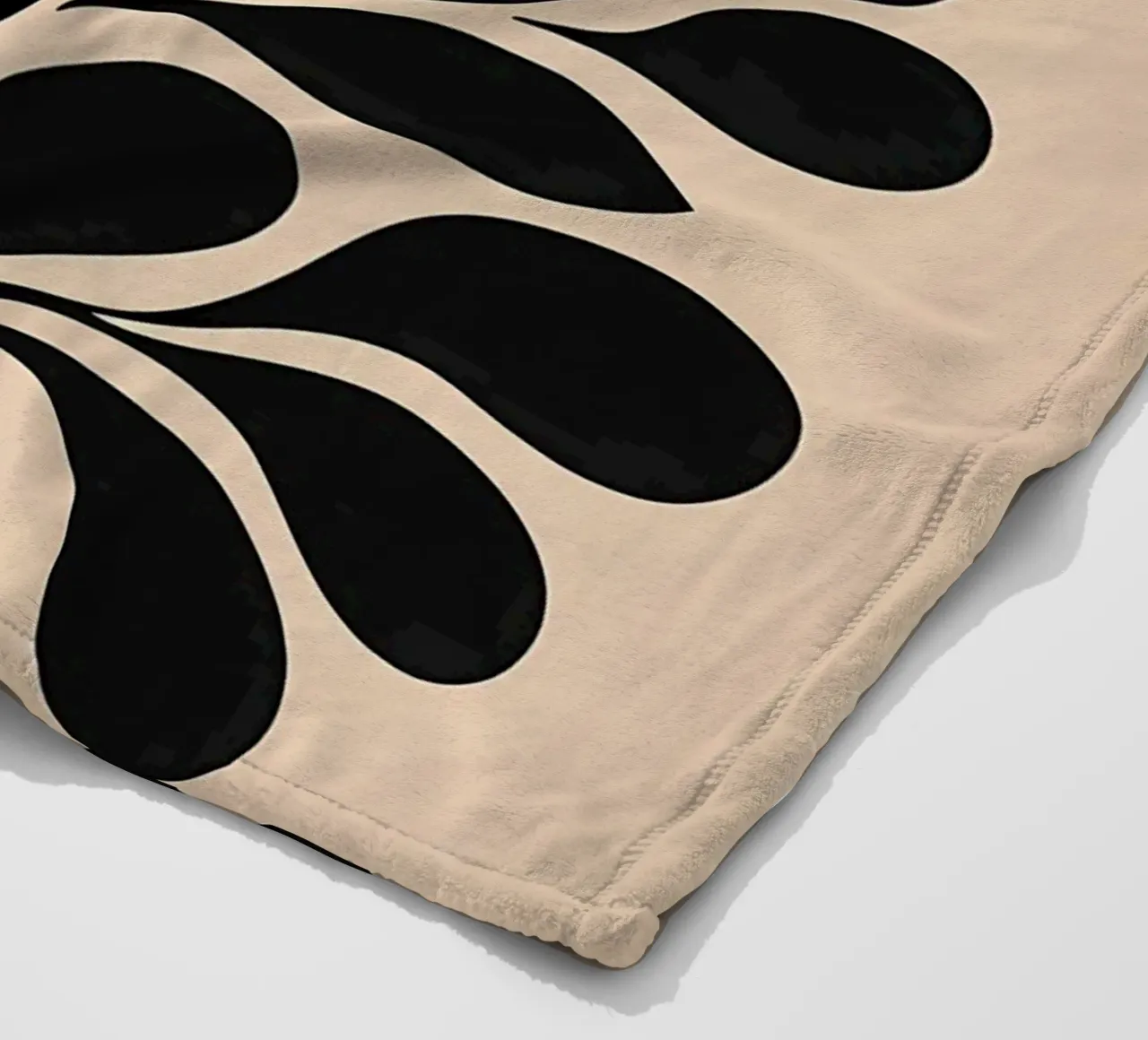 Metà secolo Beige Nero Botanico coperta in pile da IamHomeStudio