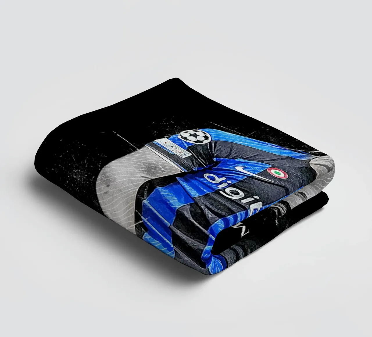 Lautaro Martínez towel by tenten