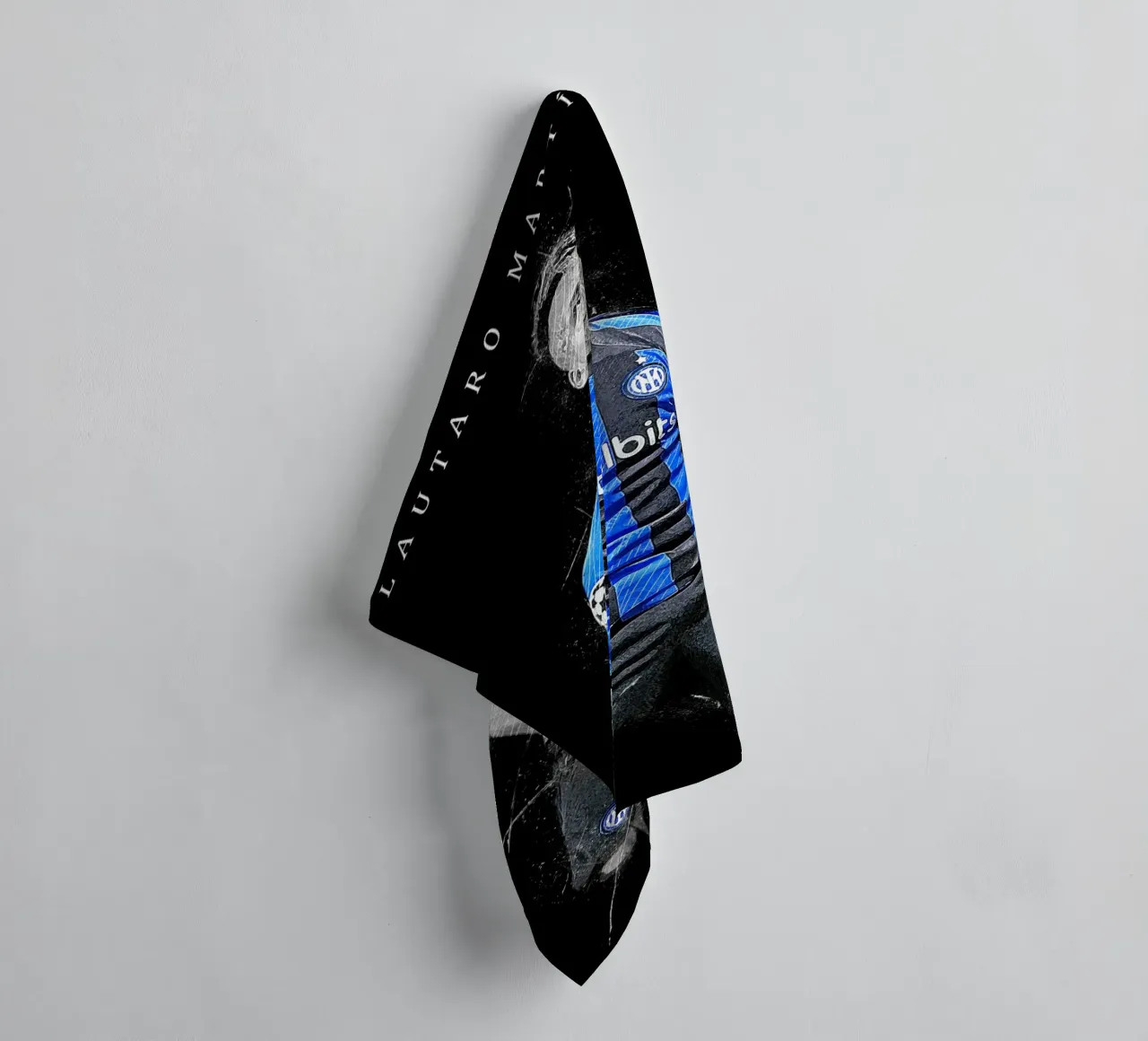 Lautaro Martínez towel by tenten