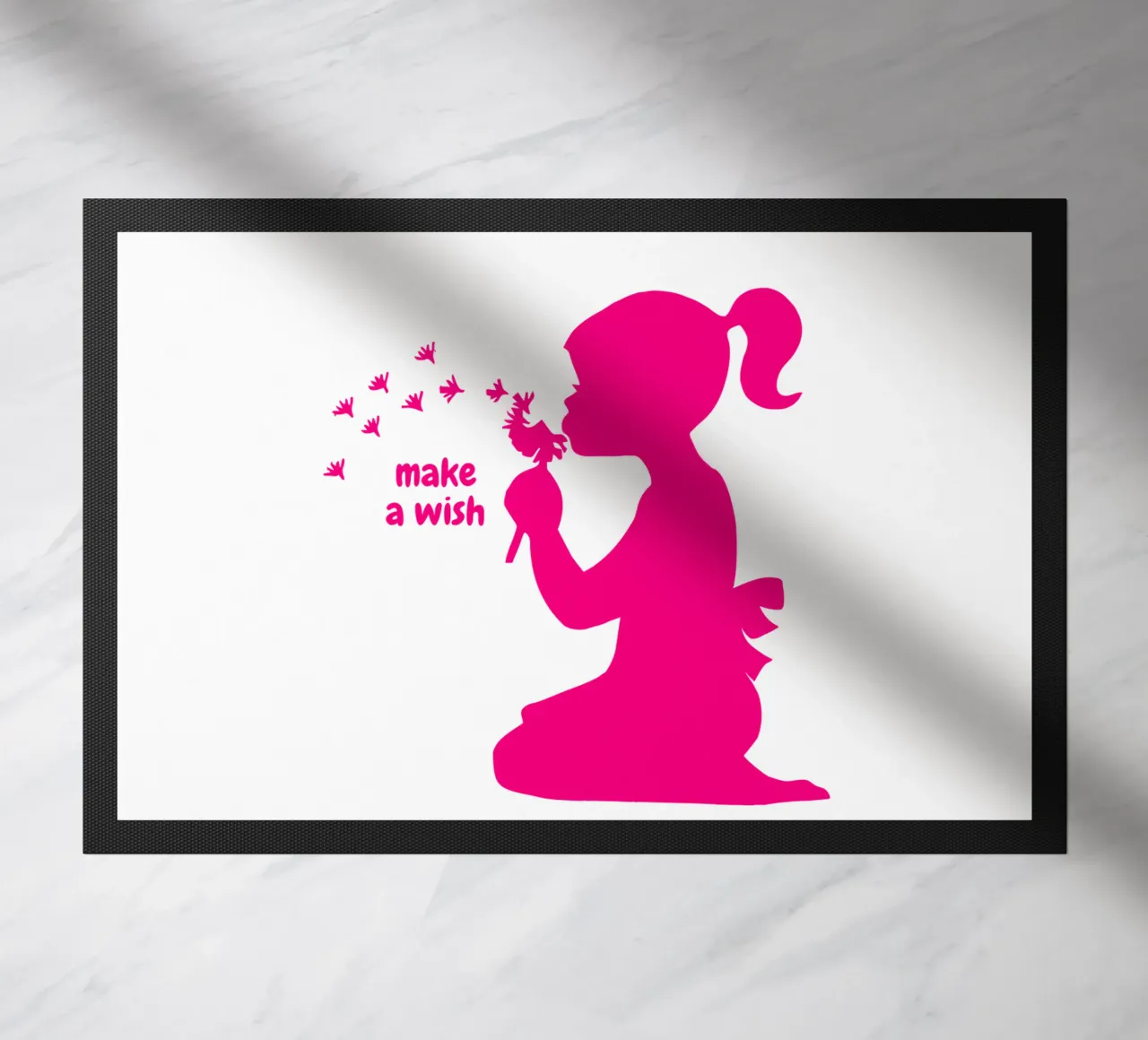 Pide un deseo - Niña con diente de león en rosa felpudo de ArtDesign by KBK