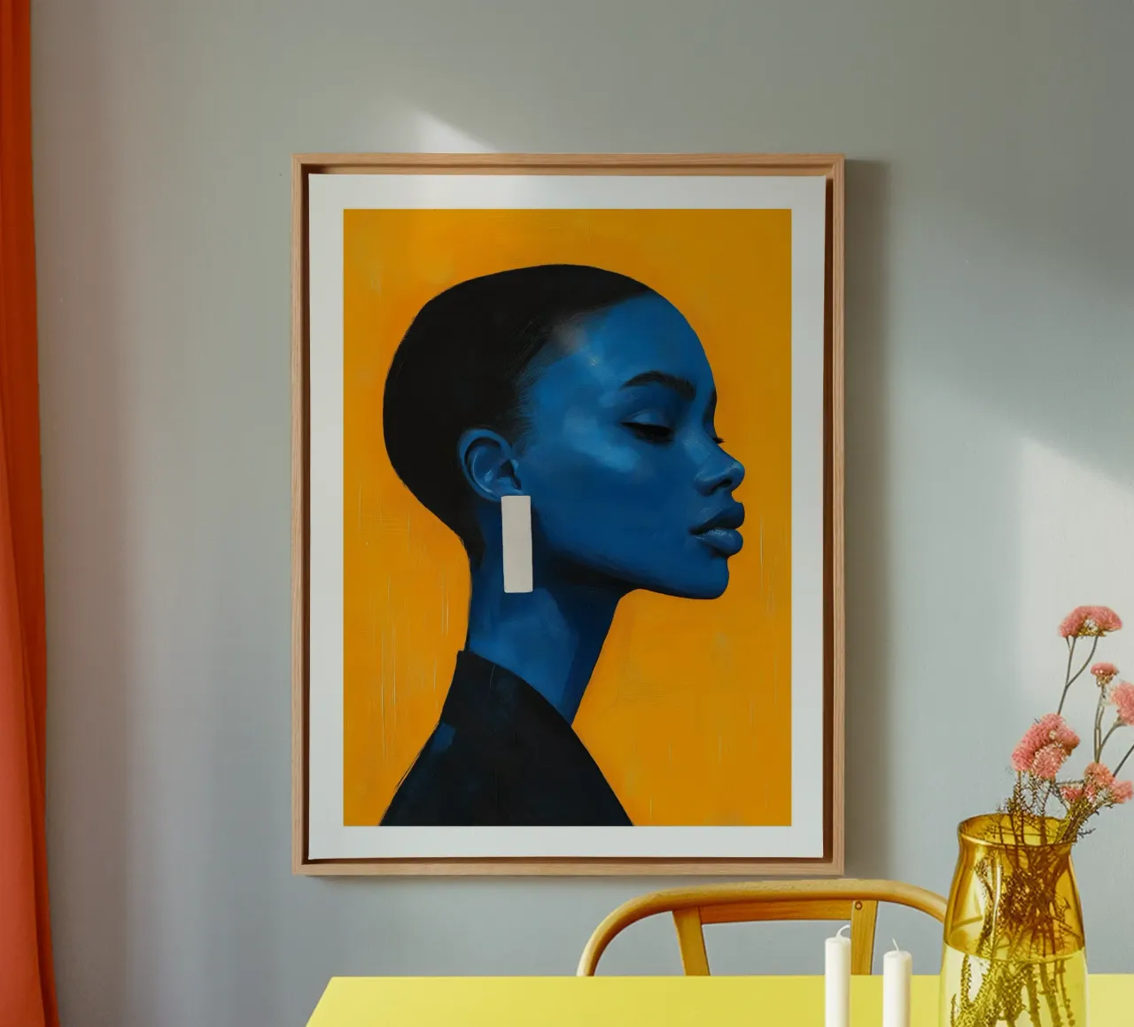Blaue Frau auf orangem Hintergrund Leinwand mit Schattenfugenrahmen von DWA