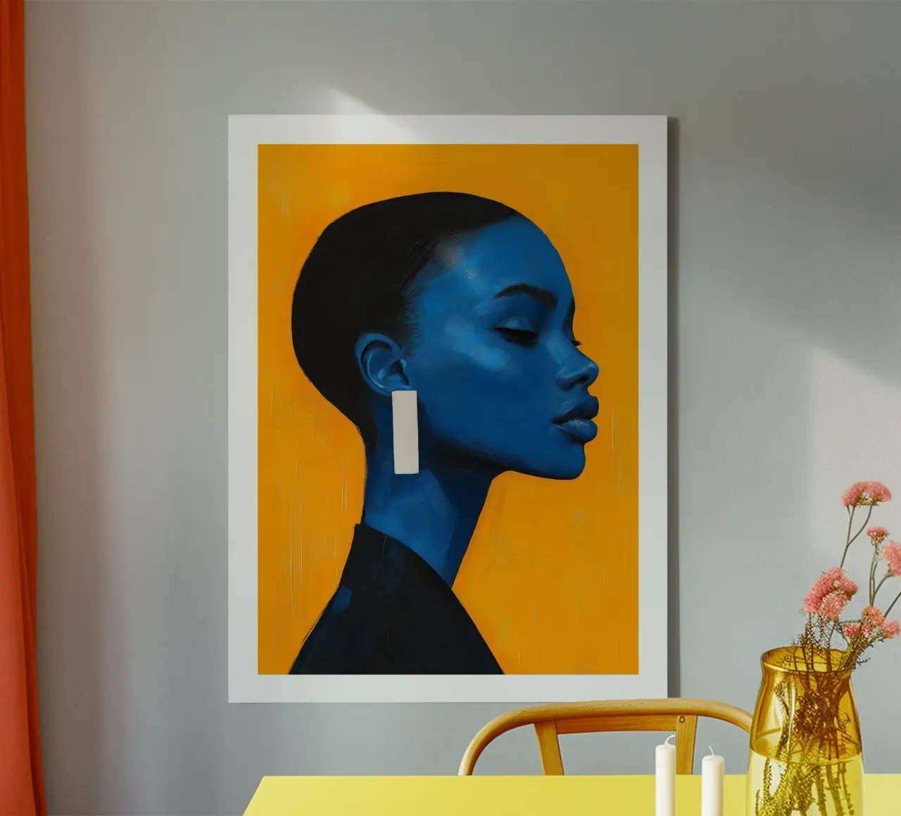 Blaue Frau auf orangem Hintergrund Leinwand mit Schattenfugenrahmen von DWA