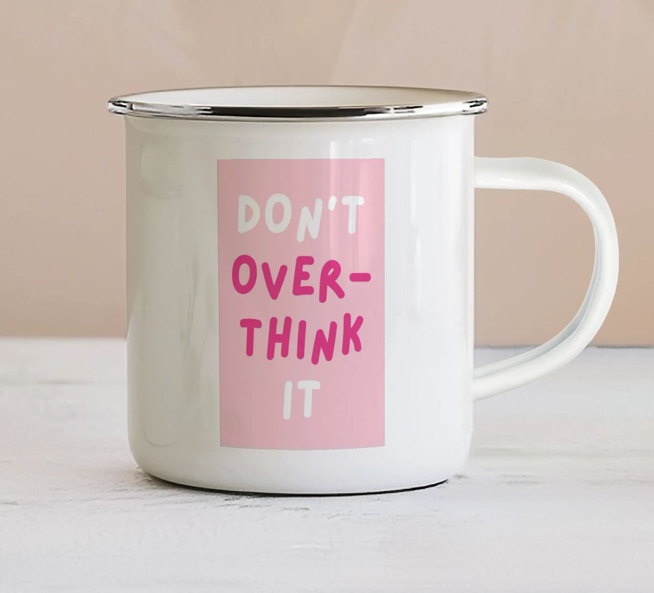 Citazione "Don't Overthink It", Rosa Preppy Girly tazza in smalto da pdigitalprints