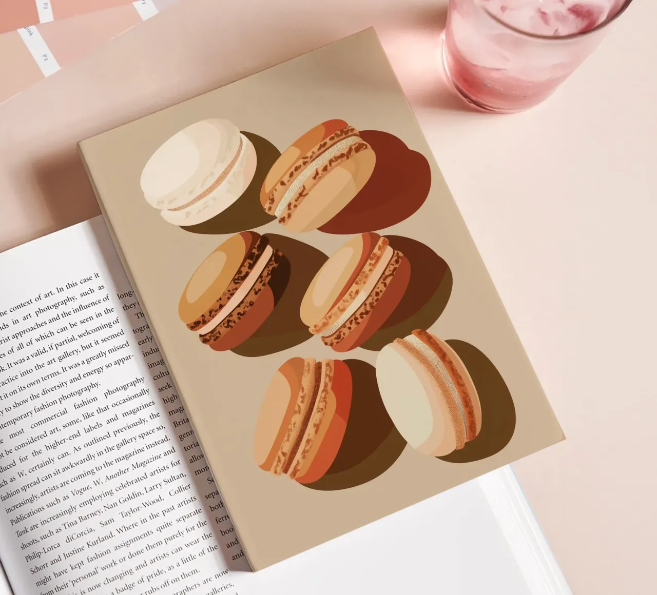 Macarons beiges gourmands carnet de notes de Carinaprint