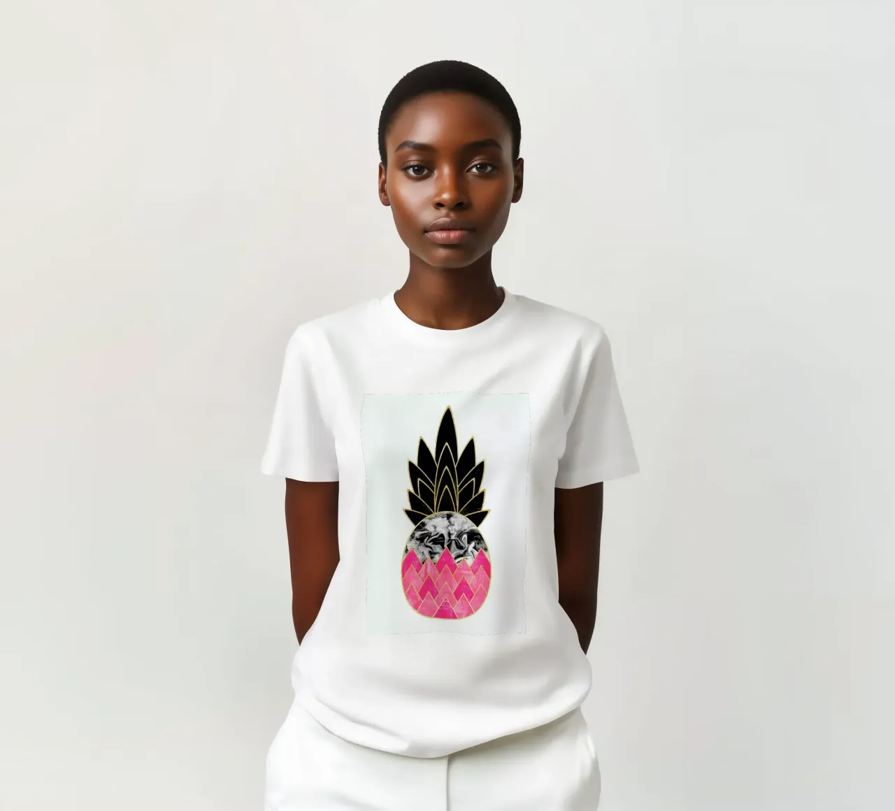 Precious Pineapple 2 t-shirt da Elisabeth Fredriksson