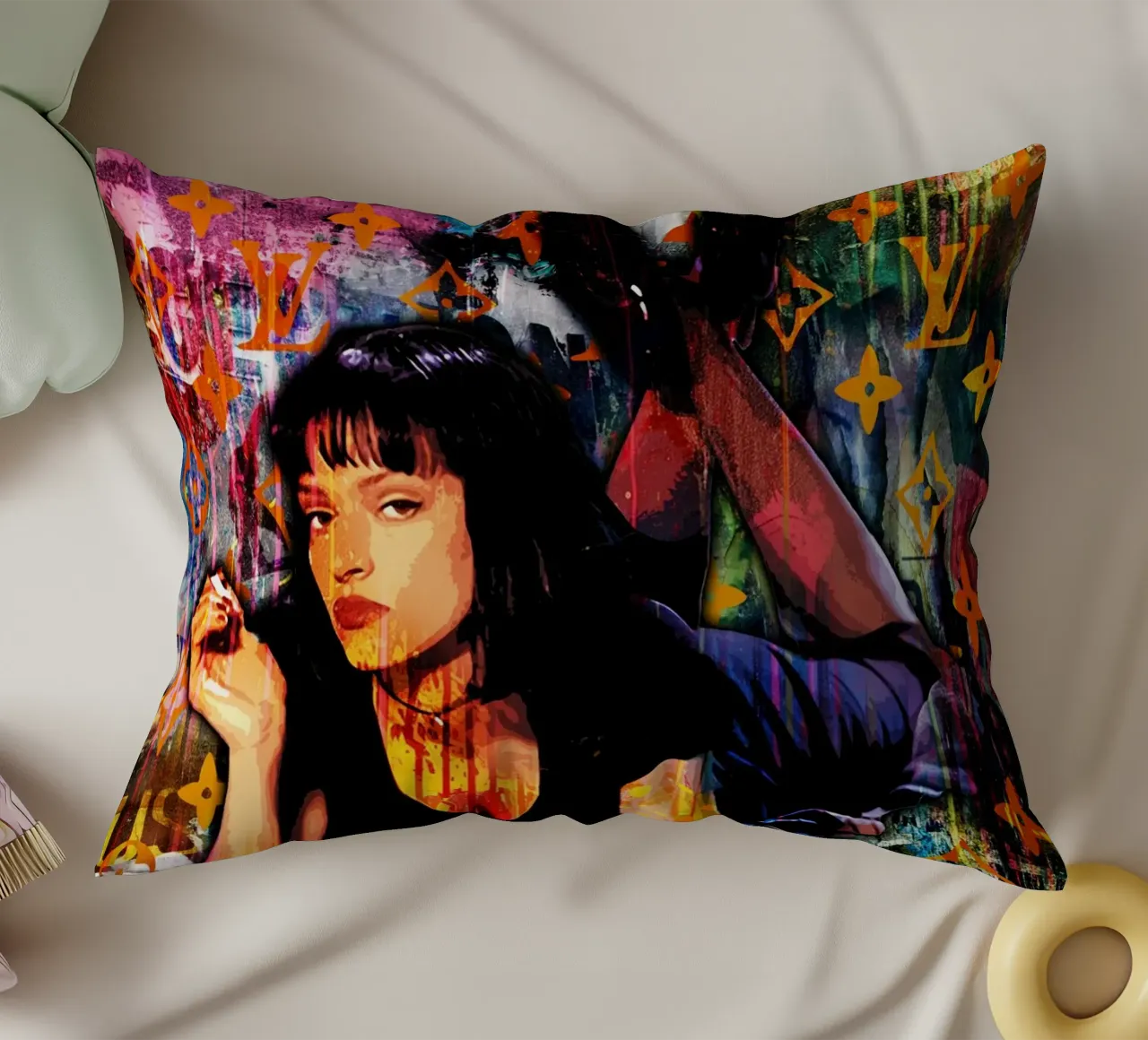 Pop Art Pulp Fiction Movie cuscino da FreeArtStudio