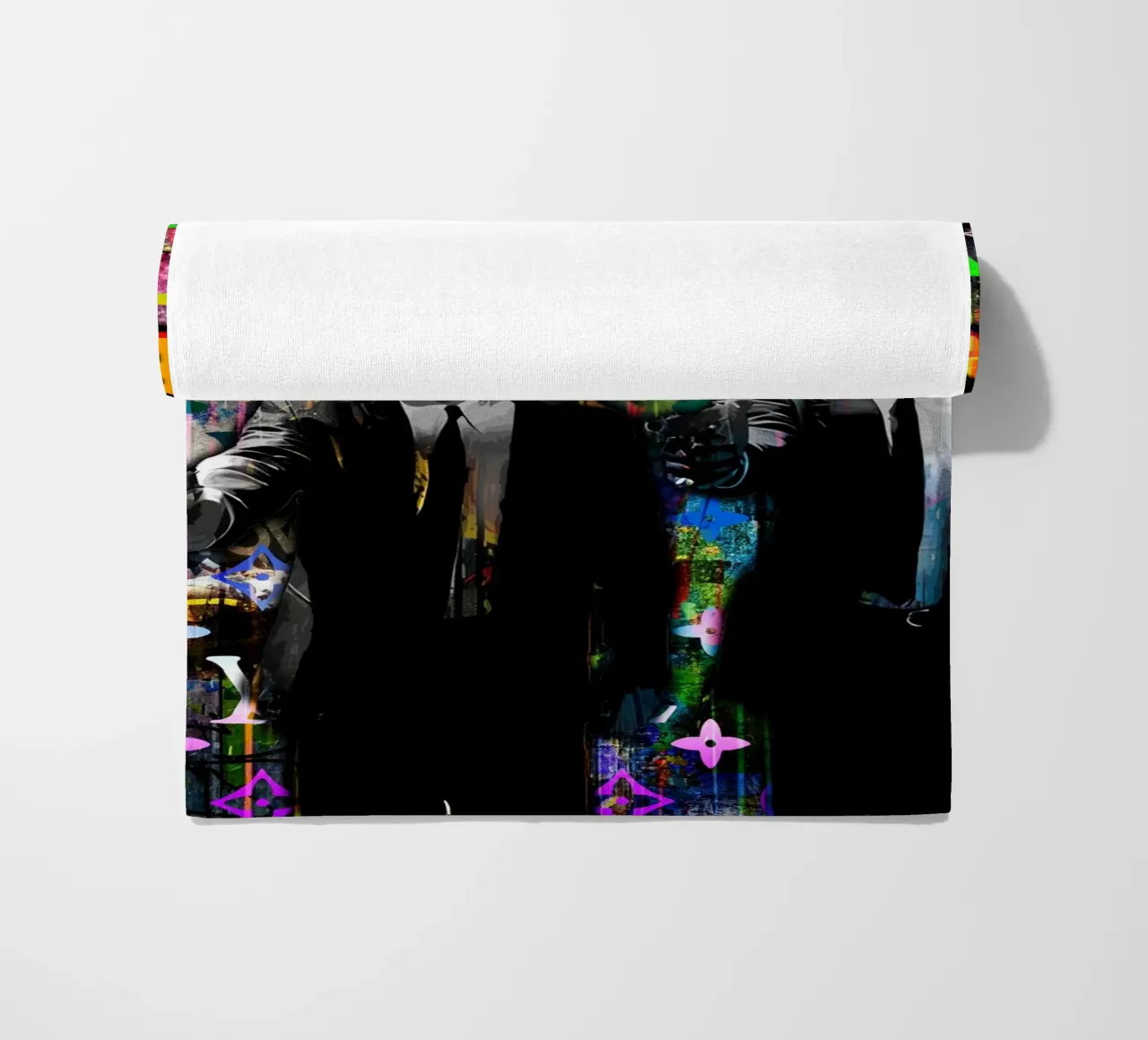 Pop Art Pup Fiction telo mare da FreeArtStudio