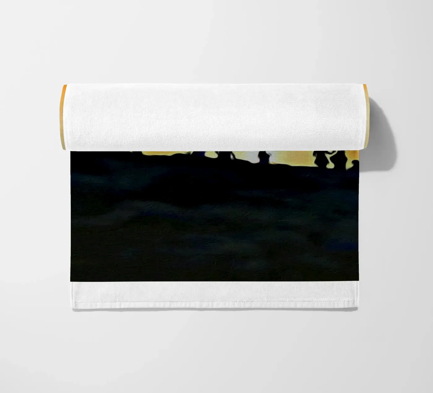 Sonnenuntergang Strandtuch von Massimo Frascogna