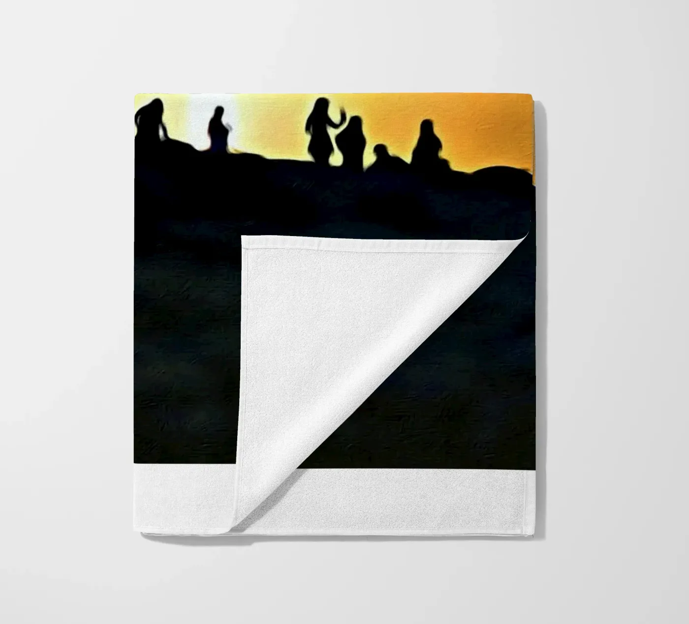 Sonnenuntergang Strandtuch von Massimo Frascogna