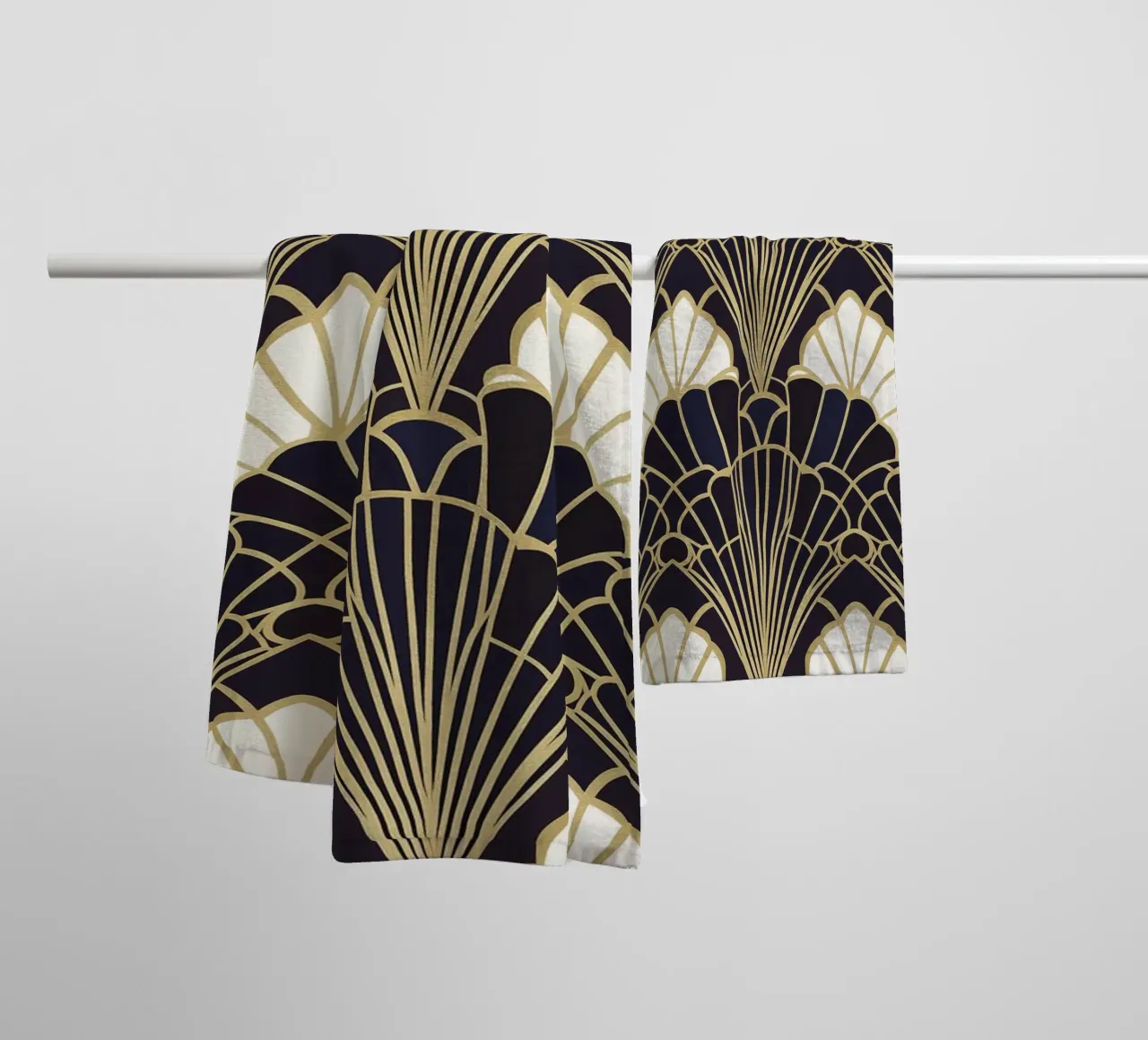 Art-Déco Chic del Medioevo asciugamano da bagno da Carinaprint