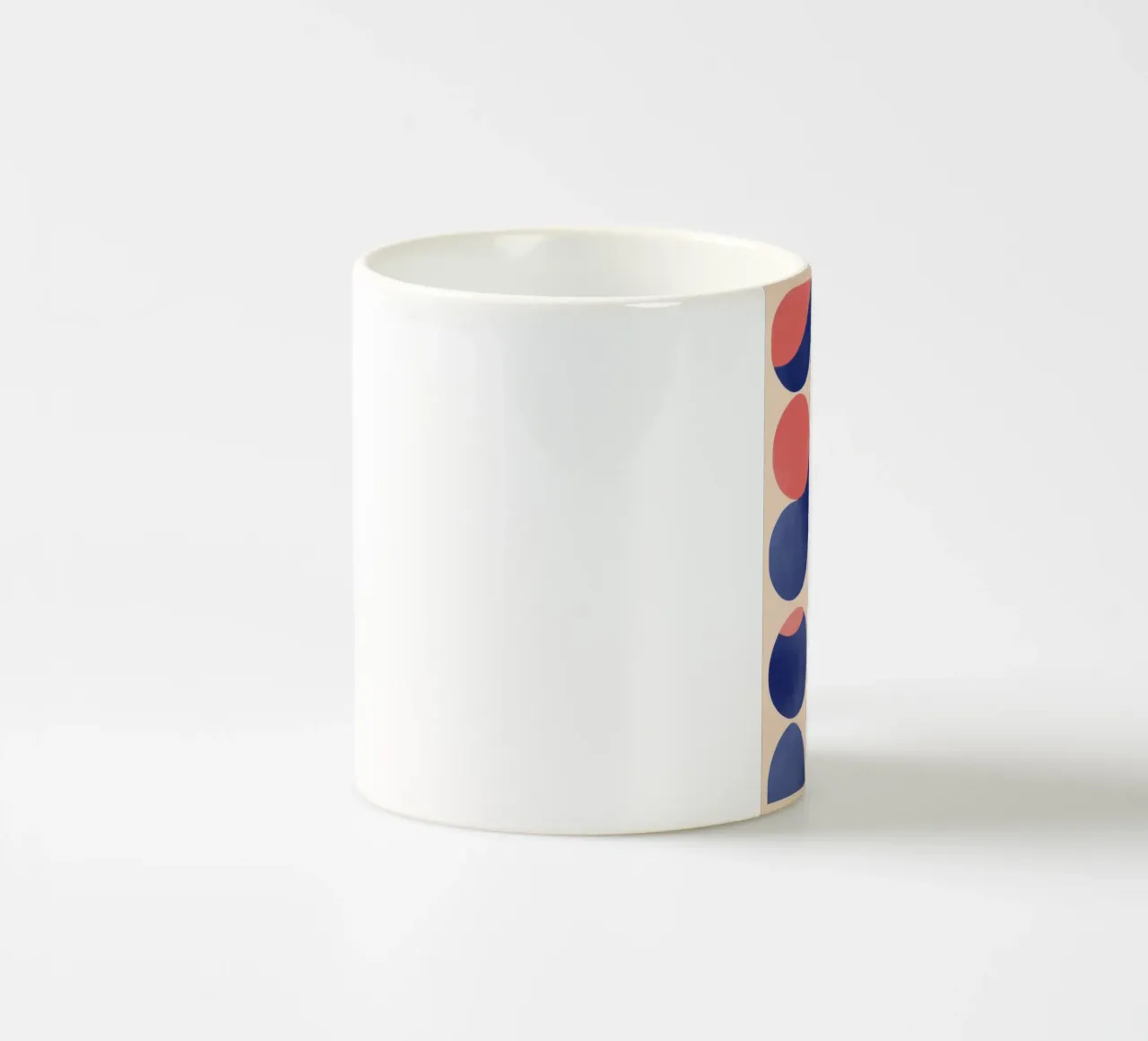 Arte geometrica con forme blu e rosa tazza in ceramica da Melloi Art Print
