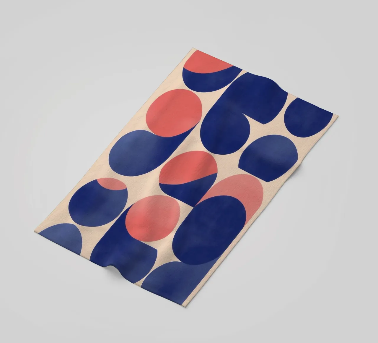 Arte geometrica con forme blu e rosa telo mare da Melloi Art Print