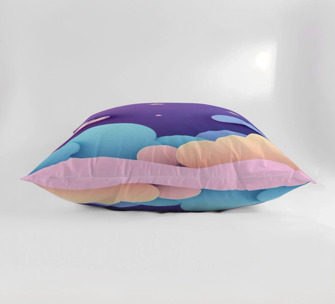 Ciel de rêve : Nuages violets, roses et lilas pour la chambre d'enfant coussin de Modern Muse