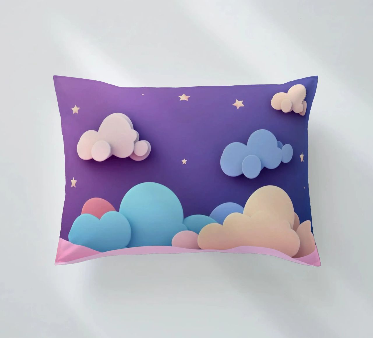 Ciel de rêve : Nuages violets, roses et lilas pour la chambre d'enfant coussin de Modern Muse
