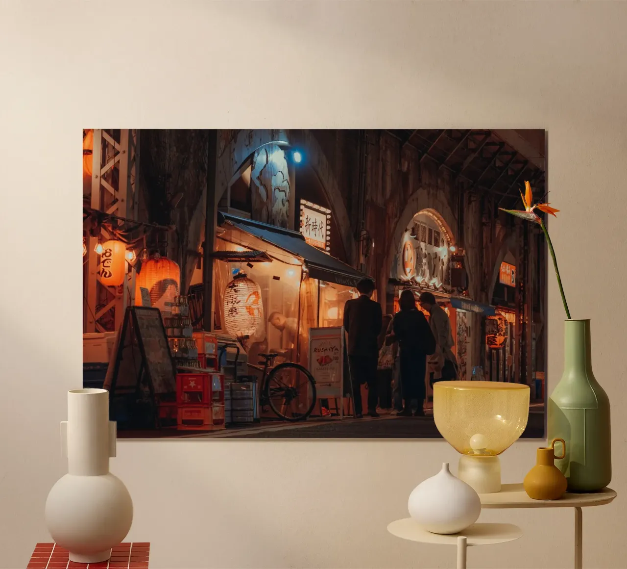 Scena notturna di strada a Shimbashi - Tokyo, Giappone poster con telaio in plastica da Marcel Bisig