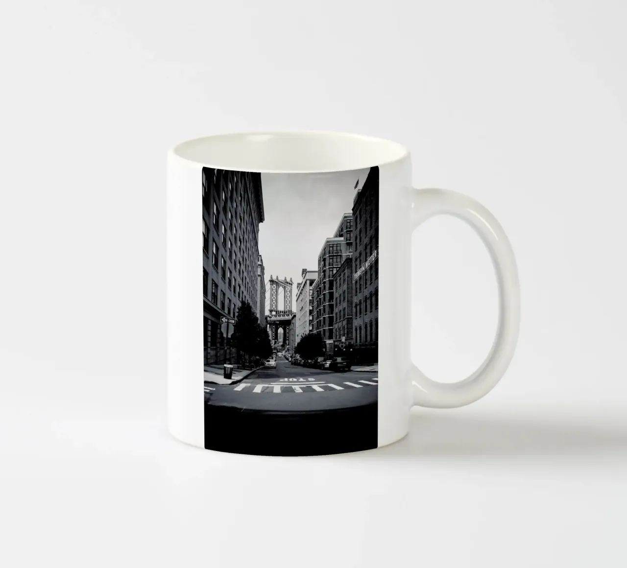 New York tazza in ceramica da Flo Klein