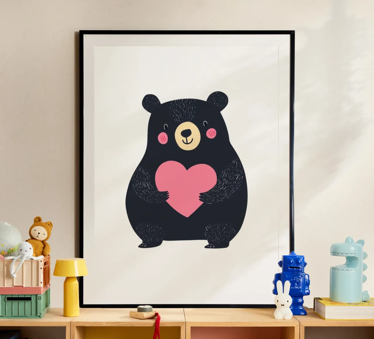 Un simpatico orso con il cuore poster con telaio in legno da HookASmile