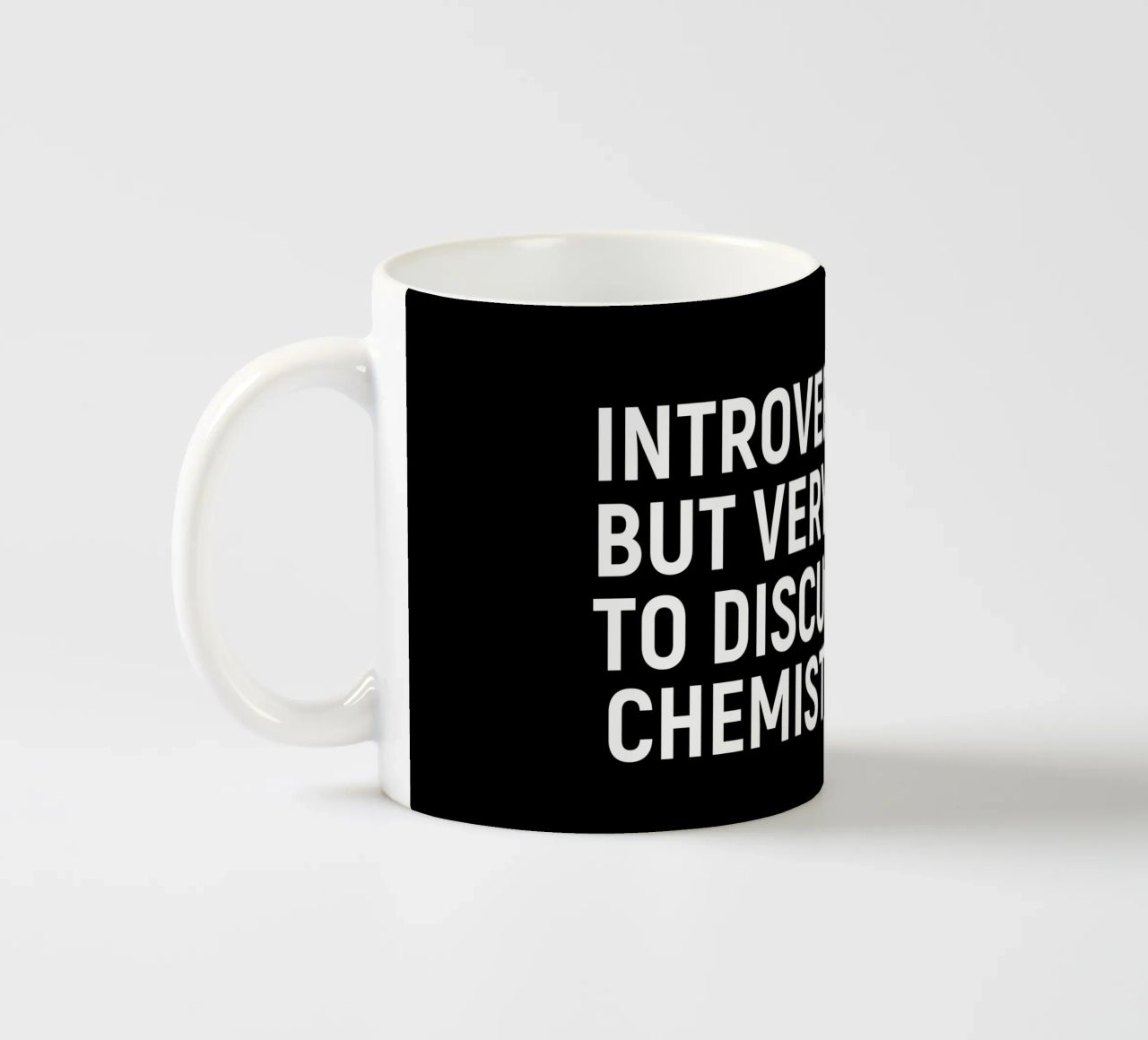 Introverted but very willing to discuss chemistry tazza in ceramica da happieeagle