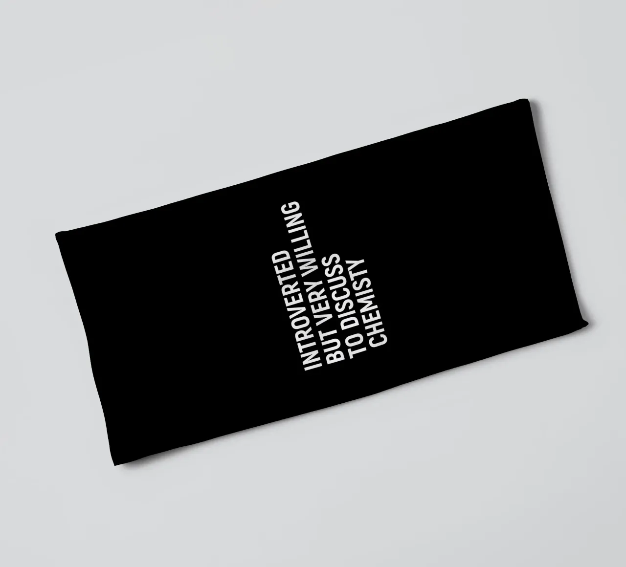 Introverted but very willing to discuss chemistry asciugamano da bagno da happieeagle