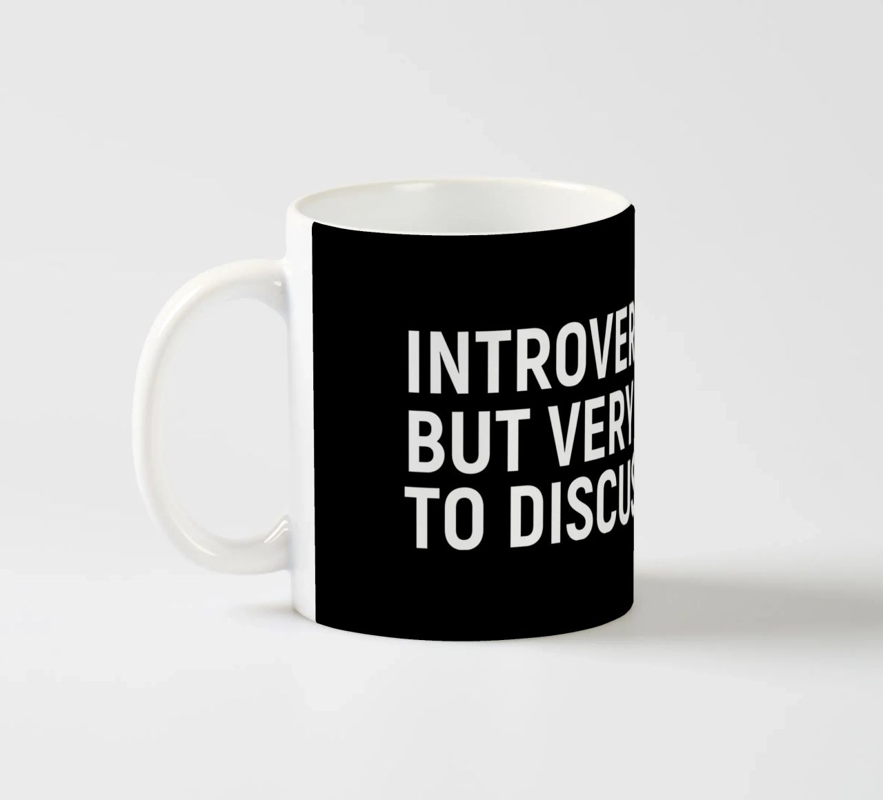 Introverted but very willing to discuss money tazza in ceramica da happieeagle
