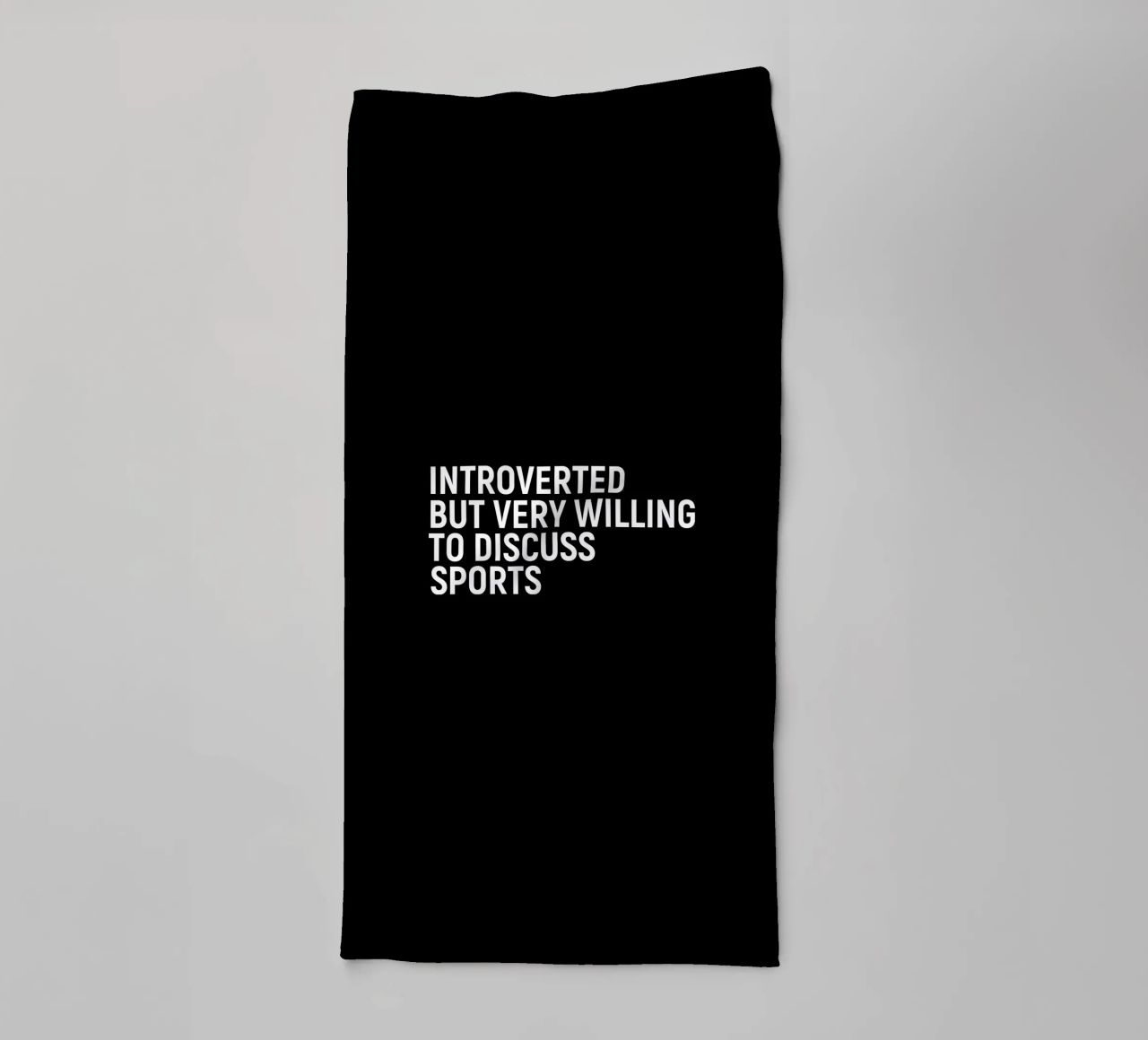 Introverted but very willing to discuss sports asciugamano da bagno da happieeagle