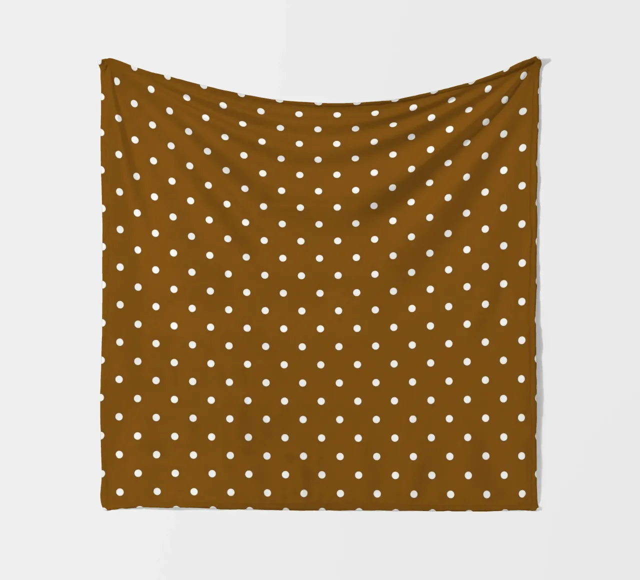Minimal Classic Polka Dots | Weiß auf Dunkelschokoladenbraun Fleecedecke von Beauty in Simplicity