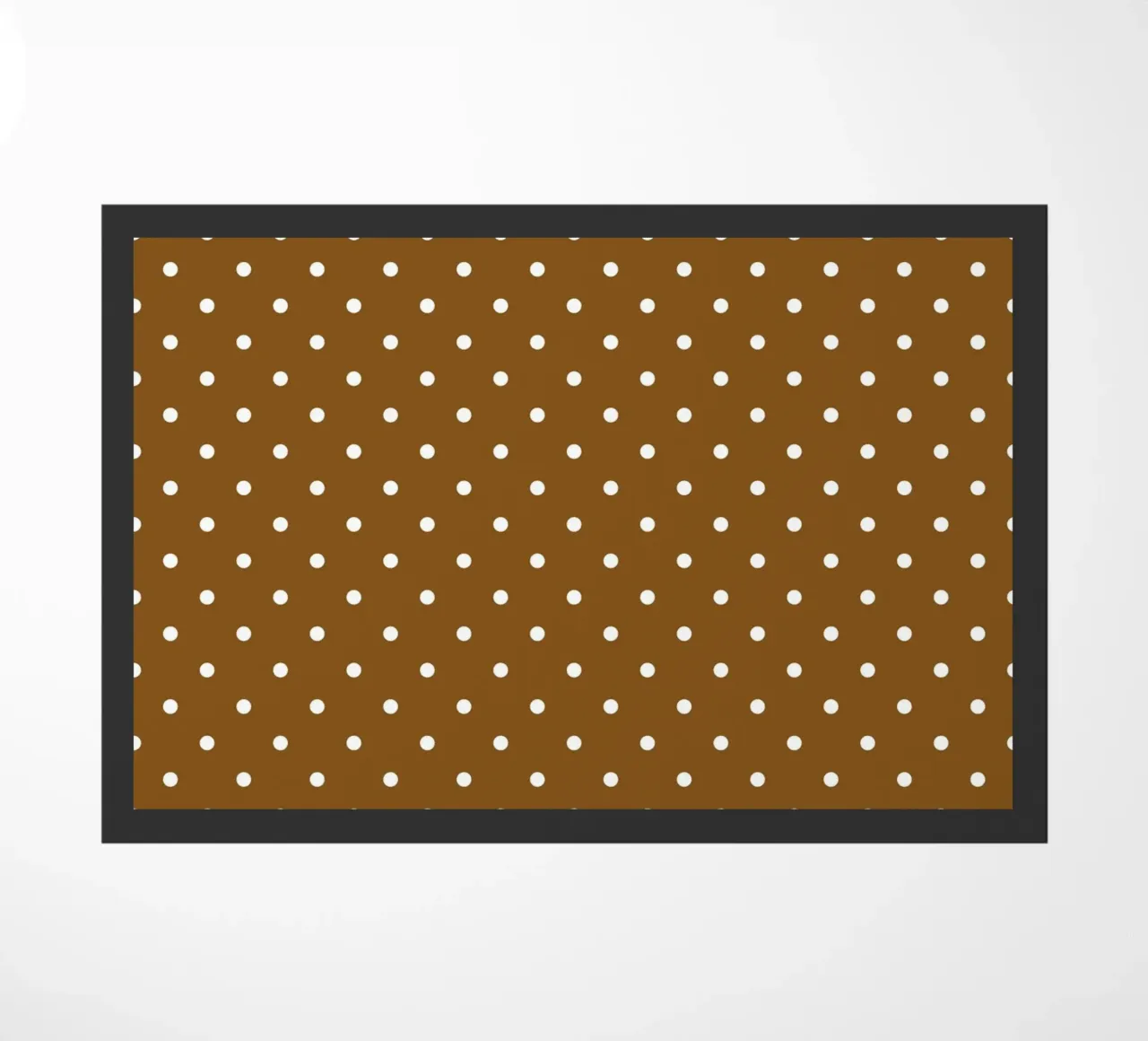 Minimal Classic Polka Dots | Weiß auf Dunkelschokoladenbraun Fußmatte von Beauty in Simplicity