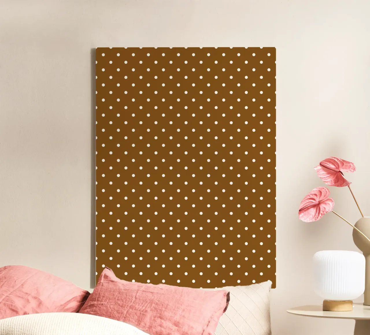 Minimal Classic Polka Dots | Weiß auf Dunkelschokoladenbraun Leinwand mit Schattenfugenrahmen von Beauty in Simplicity