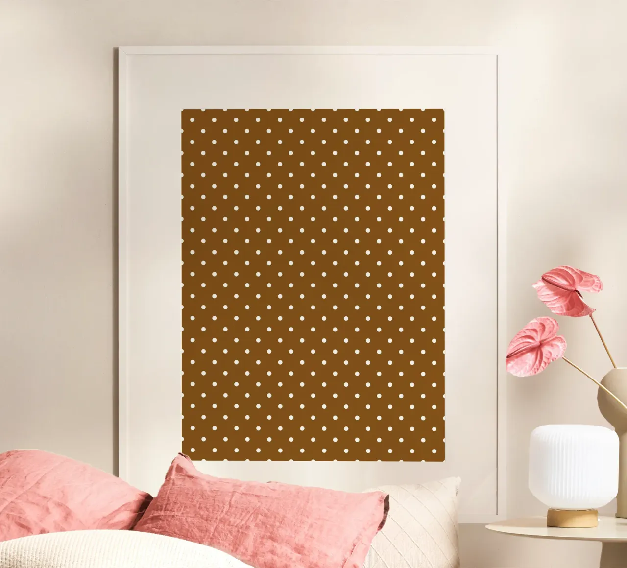 Pois classici minimali | Bianco su marrone cioccolato scuro poster con telaio in alluminio da Beauty in Simplicity