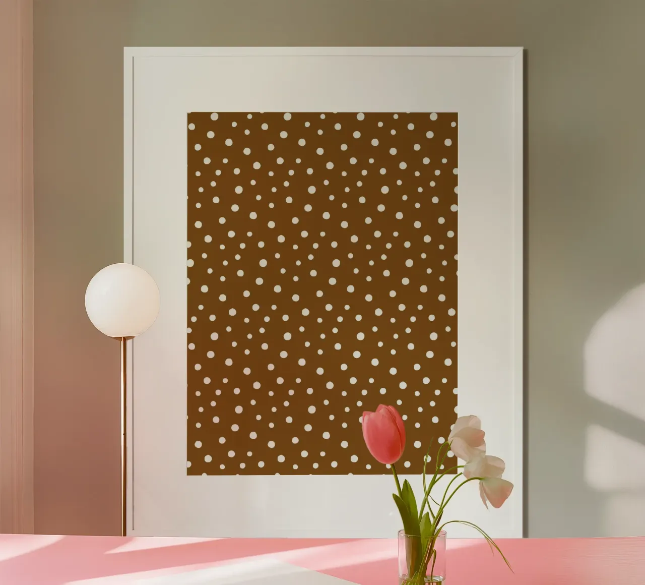 Standard Chic Handgezeichnete Polka Dots | Weiß auf Dunkelbraun Poster mit Kunststoffrahmen von Beauty in Simplicity