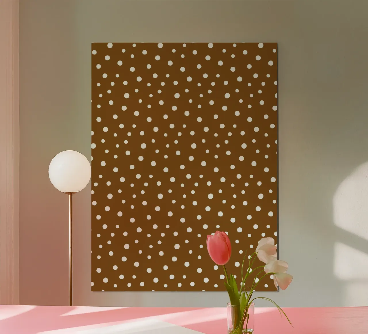 Standard Chic Handgezeichnete Polka Dots | Weiß auf Dunkelbraun Poster mit Kunststoffrahmen von Beauty in Simplicity