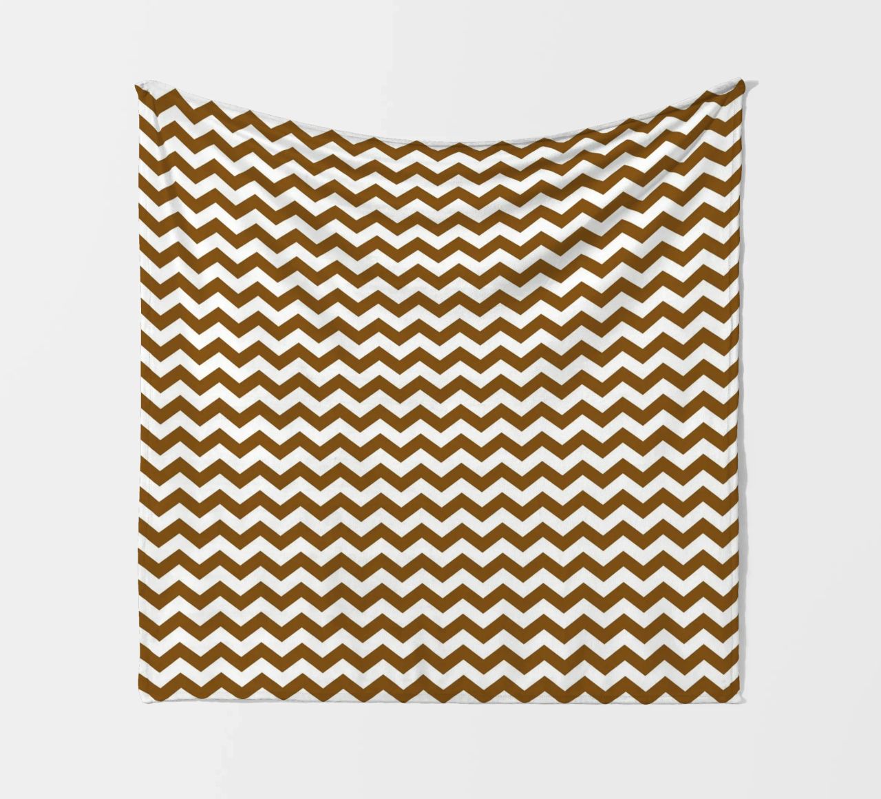 Minimal Chic Basic Standard Chevron | Weiß und Dunkelbraun Fleecedecke von Beauty in Simplicity