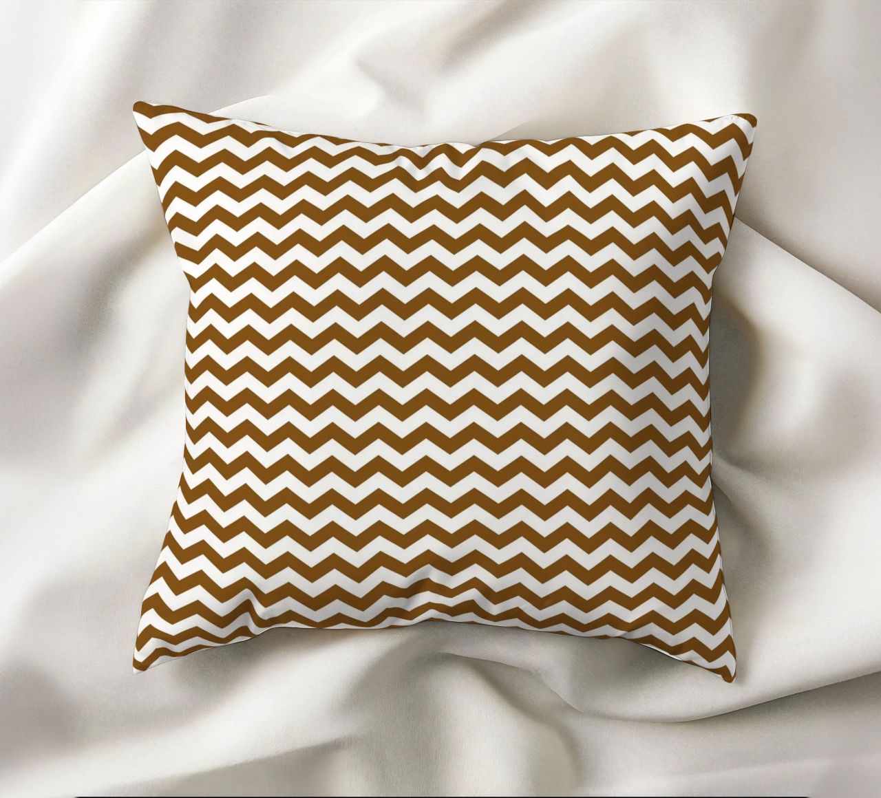 Minimal Chic Basic Standaard Chevron | Wit en Donkerbruin kussen van Beauty in Simplicity