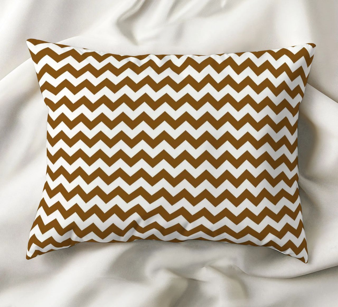 Minimal Chic Basic Standaard Chevron | Wit en Donkerbruin kussen van Beauty in Simplicity