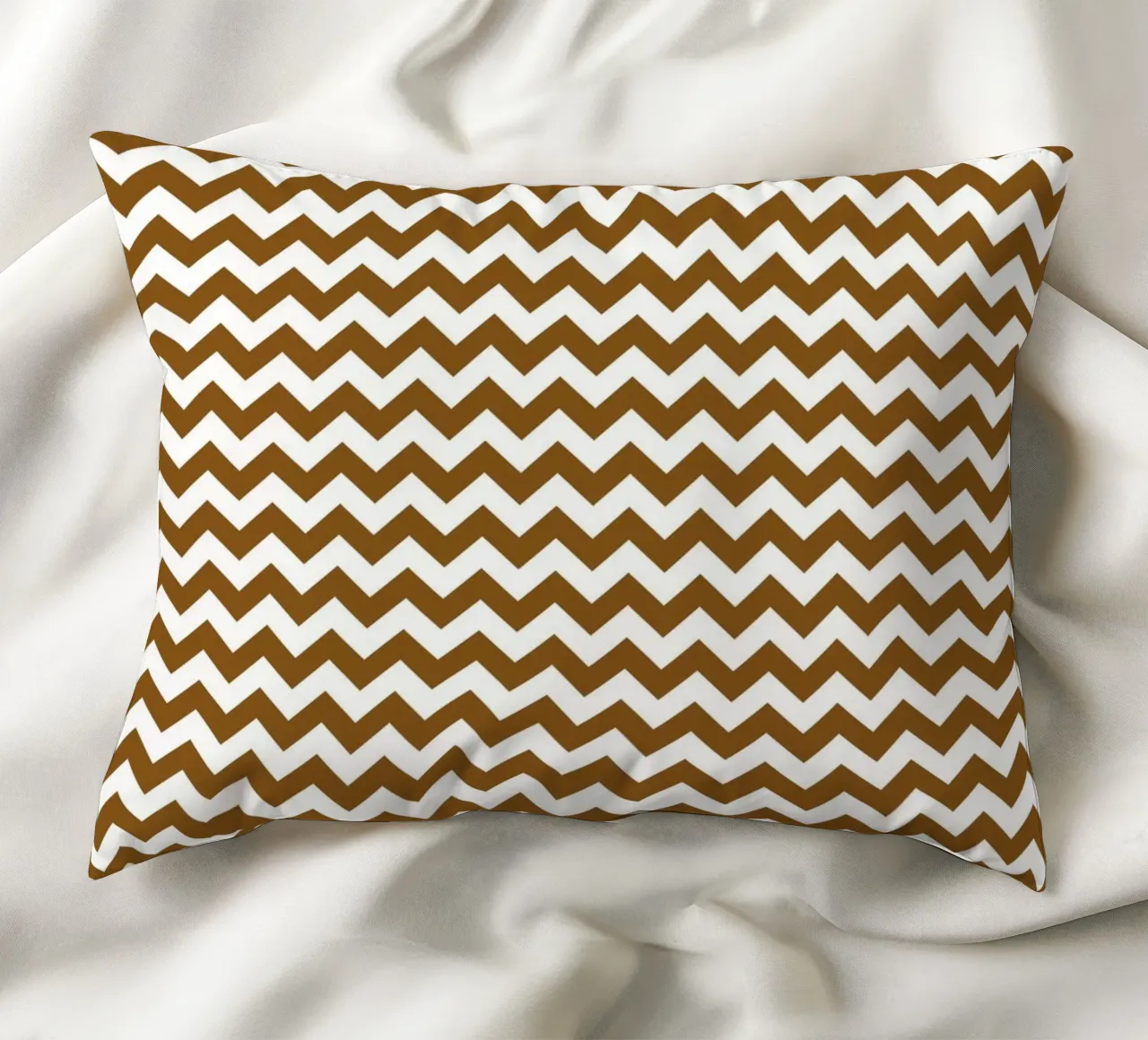 Minimal Chic Basic Standard Chevron | Weiß und Dunkelbraun Kissen von Beauty in Simplicity