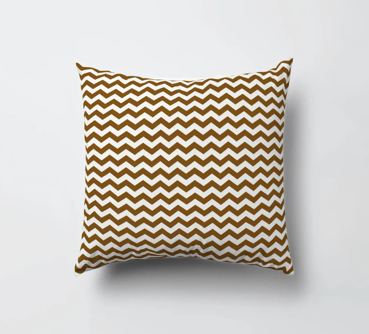 Minimal Chic Basic Standard Chevron | Blanco y Marrón Oscuro cojín de Beauty in Simplicity