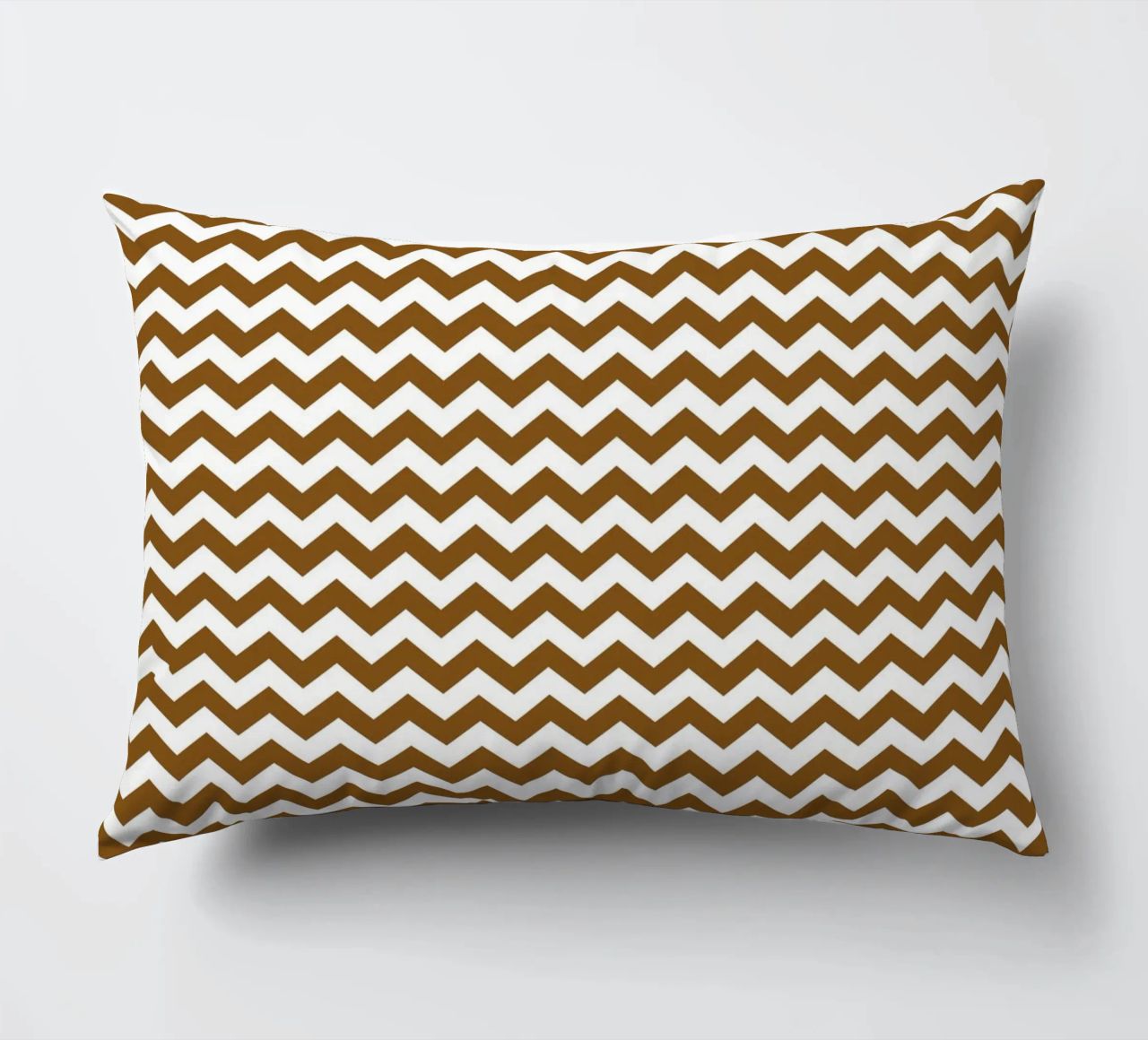 Minimal Chic Basic Standaard Chevron | Wit en Donkerbruin kussen van Beauty in Simplicity