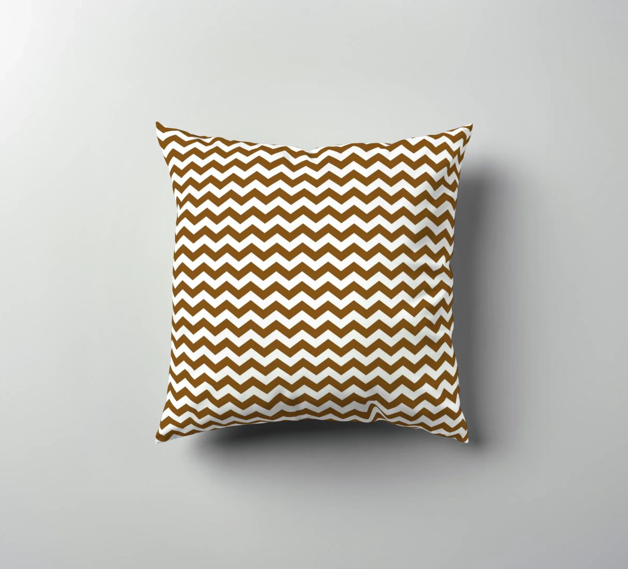 Minimal Chic Basic Standaard Chevron | Wit en Donkerbruin kussen van Beauty in Simplicity