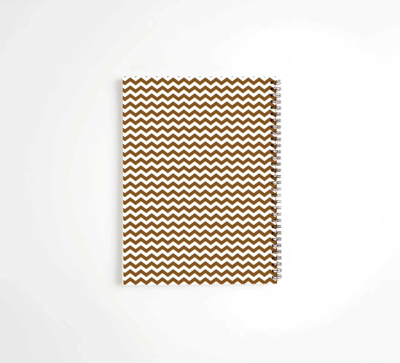 Minimal Chic Basic Standard Chevron | Weiß und Dunkelbraun Ringbuch von Beauty in Simplicity