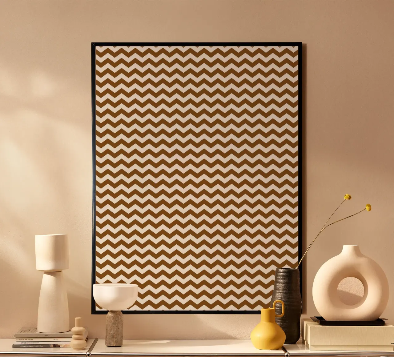 Minimal Chic Basic Standard Chevron | Bianco e marrone scuro poster con telaio in alluminio da Beauty in Simplicity