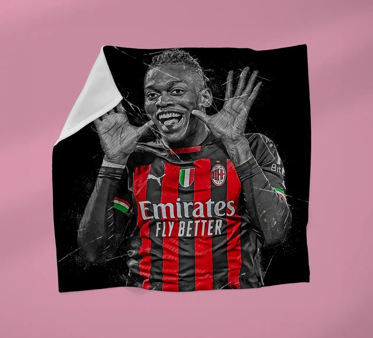 Rafael Leão coperta in pile da tenten