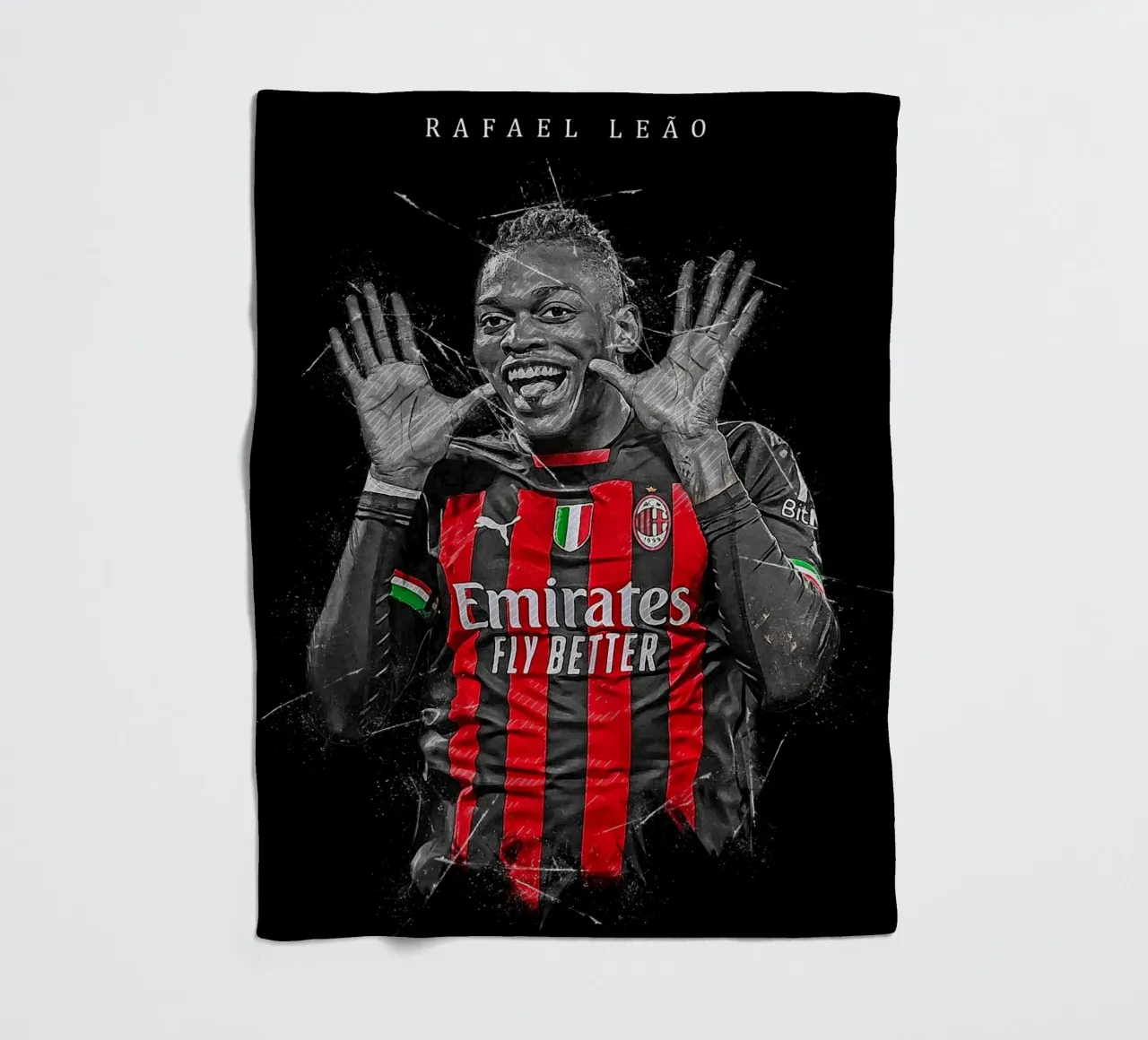 Rafael Leão coperta in pile da tenten