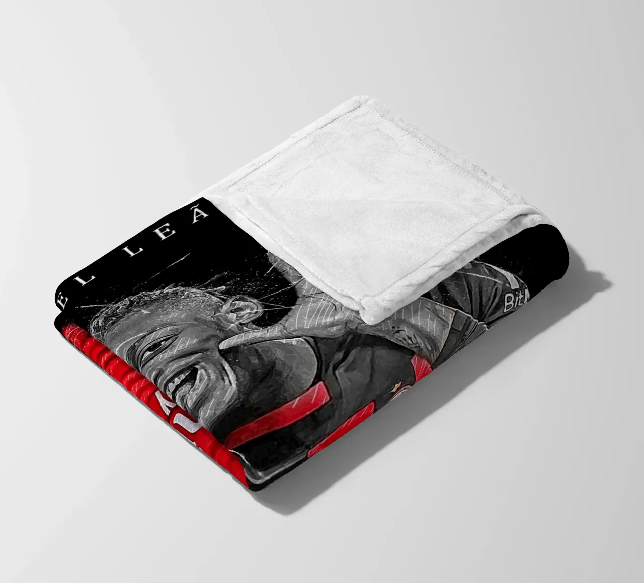 Rafael Leão coperta in pile da tenten