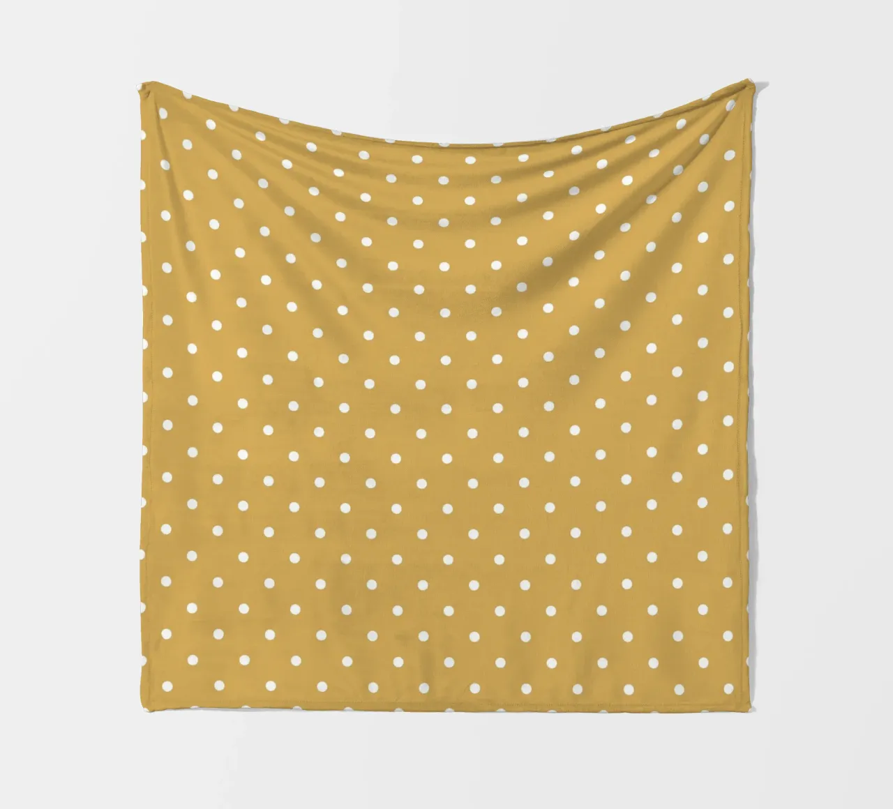 Minimal Basic Classic Polka Dots | Bianco su giallo senape coperta in pile da Beauty in Simplicity