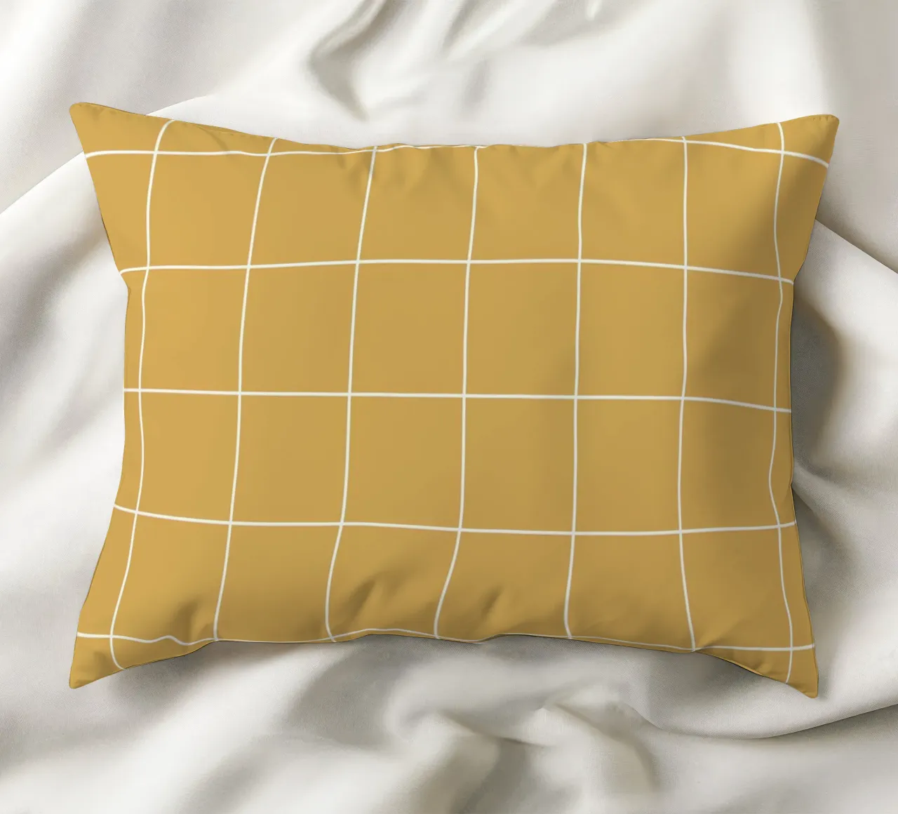 Minimal Basic Classic Big Grid | Bianco su giallo senape cuscino da Beauty in Simplicity