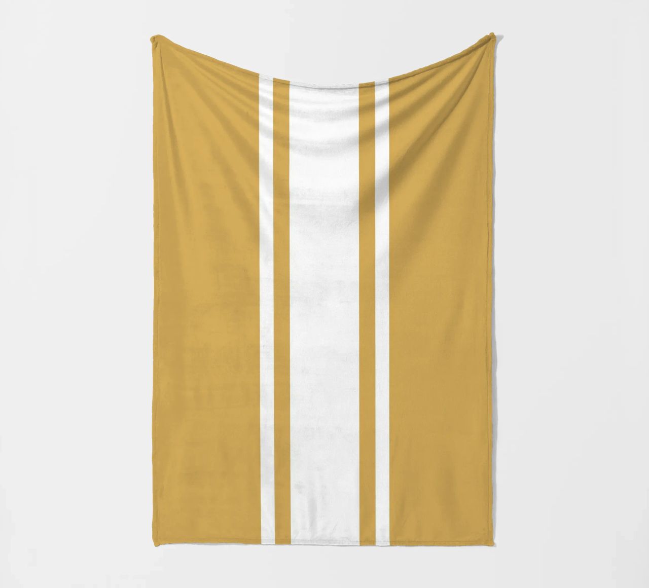 Basic Scandi Centered Stripes 1 | Weiß auf Senfgelb Fleecedecke von Beauty in Simplicity
