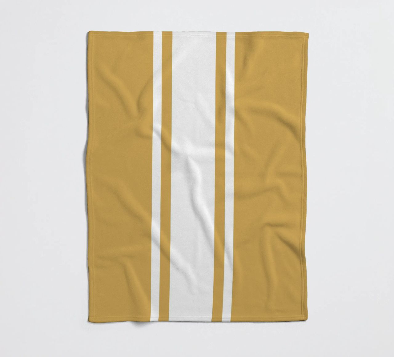 Basic Scandi Centered Stripes 1 | Weiß auf Senfgelb Fleecedecke von Beauty in Simplicity